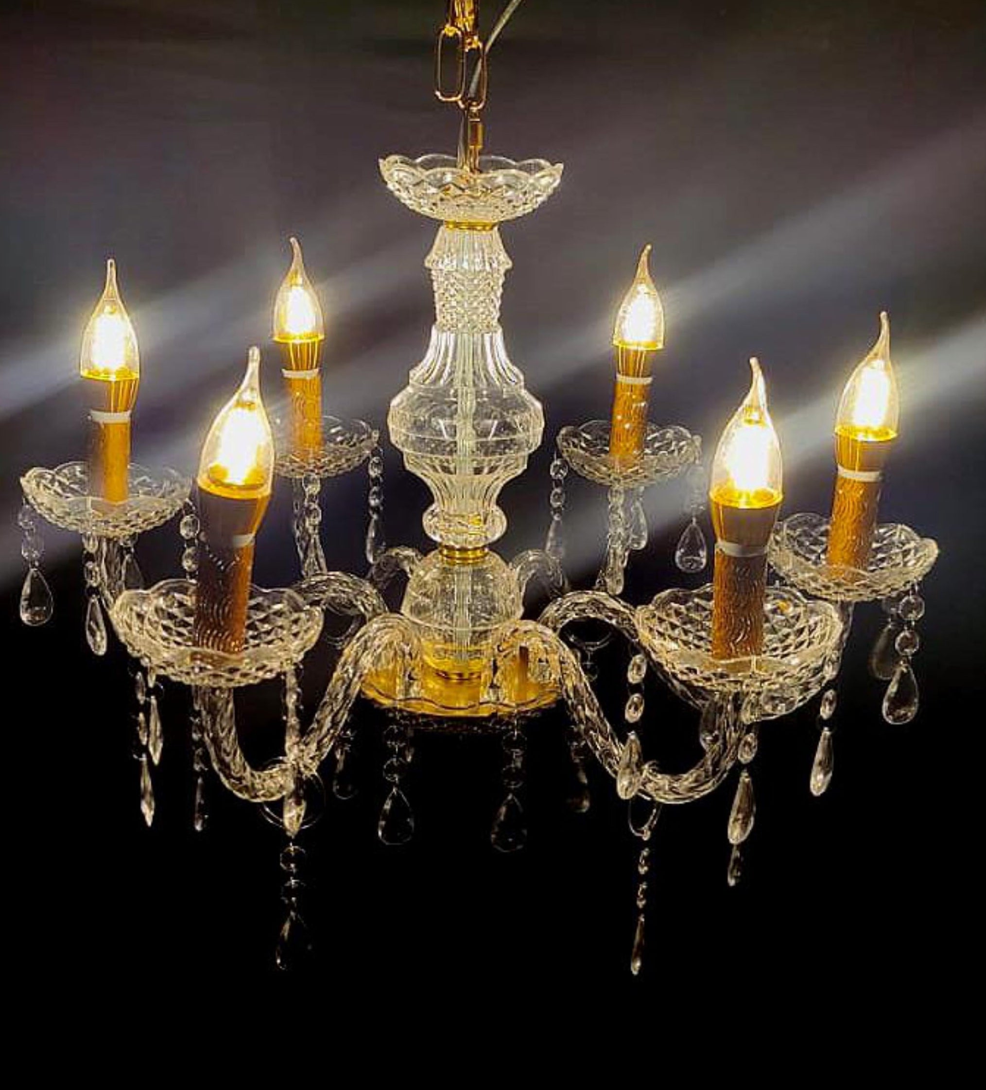 ACRYLIC CHANDELIER – 6 BULBS (ACRYLIC CRYSTAL)