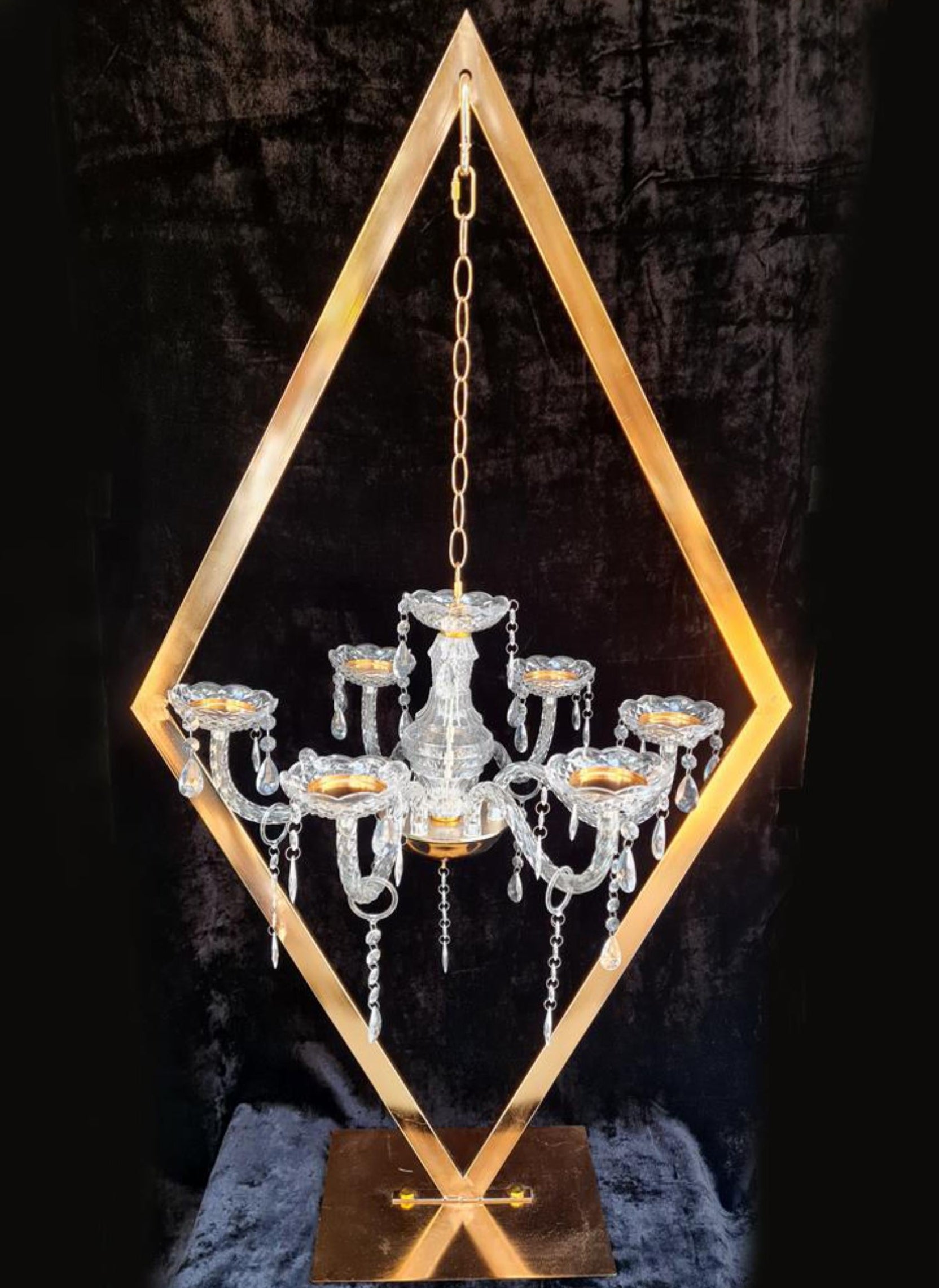 6 ARM CANDLE CHANDELIER + DIAMOND SHAPE METAL STAND