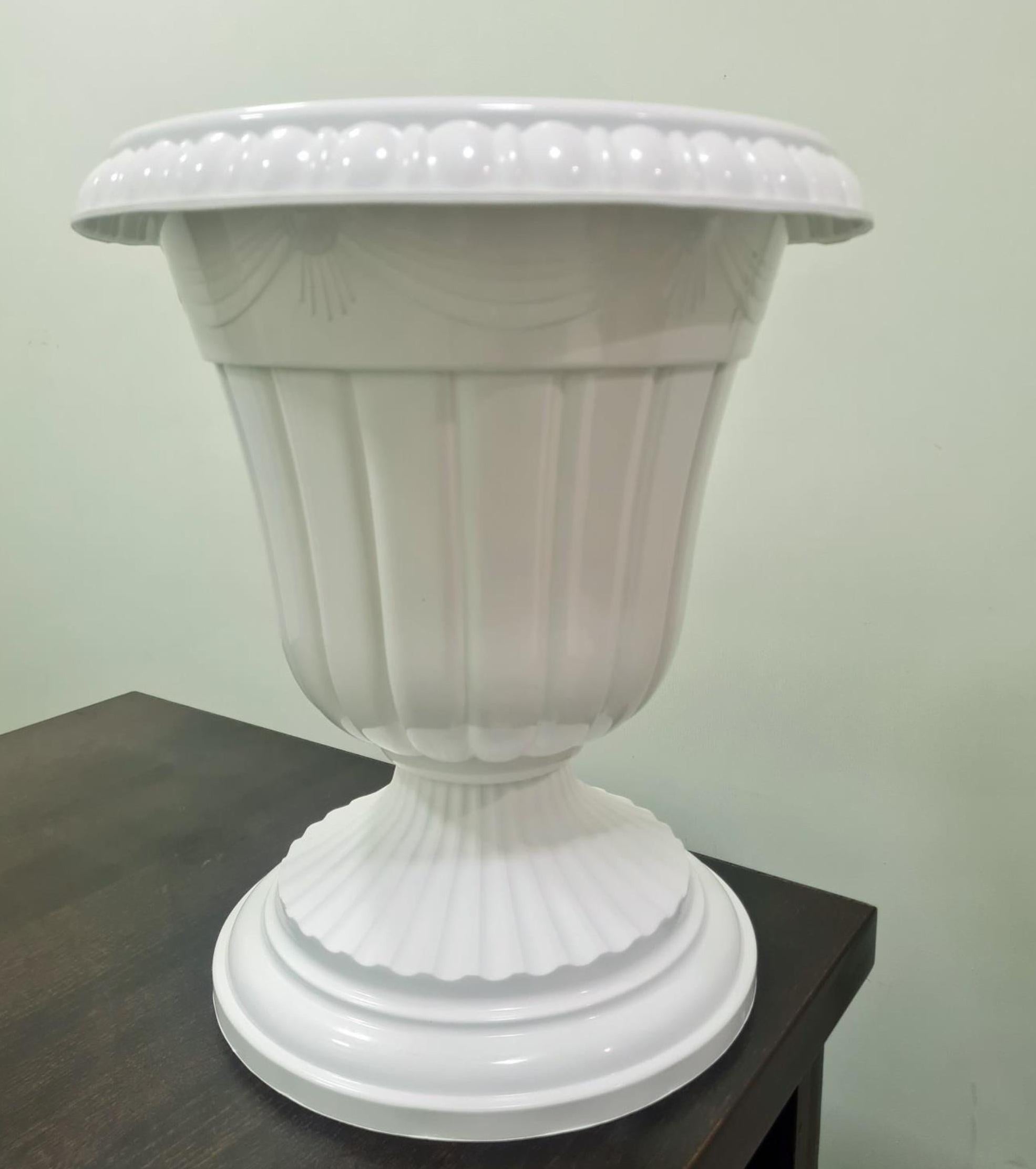 PLASTIC TROPHY POT GINNI BLOOM MUMBAI INDIA