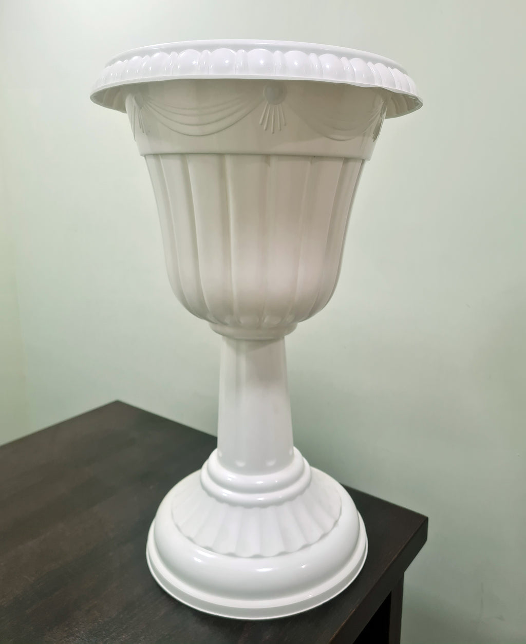 TROPHY POT PLASTIC GINNI BLOOM MUMBAI INDIA